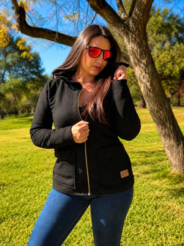 Chaqueta gamuza con chiporro